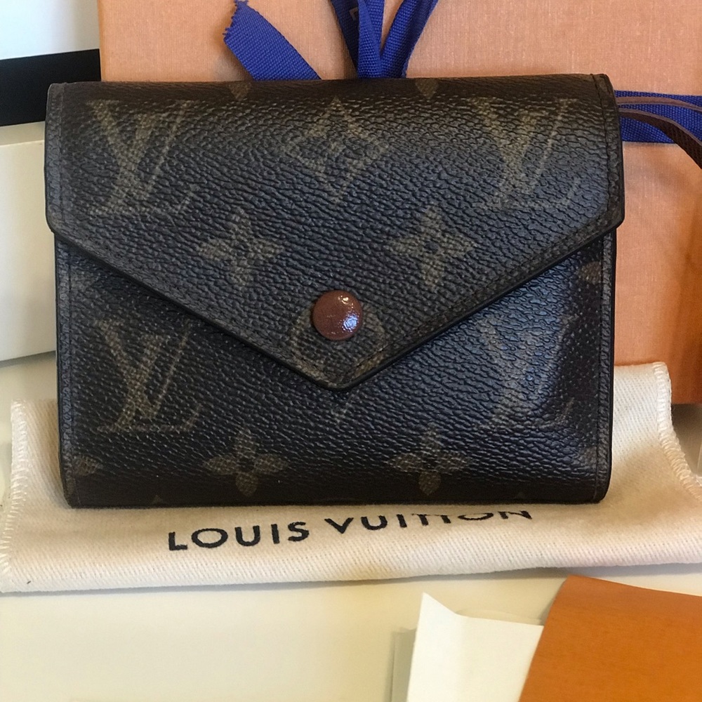 ❌SOLD❌Louis Vuitton Victorine Wallet